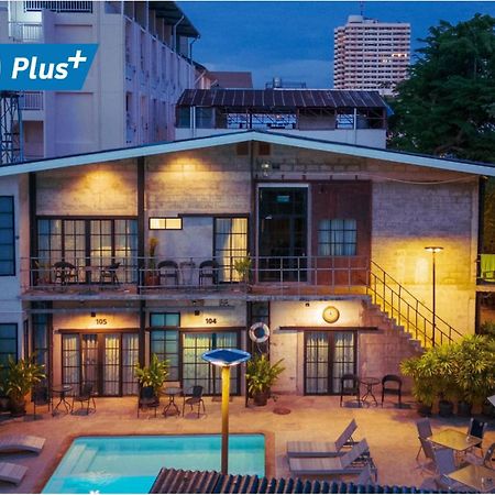 The Warehouse Chiang Mai Hotel Bagian luar foto