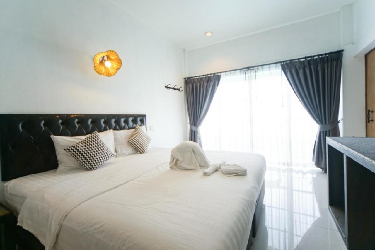 The Warehouse Chiang Mai Hotel Bagian luar foto