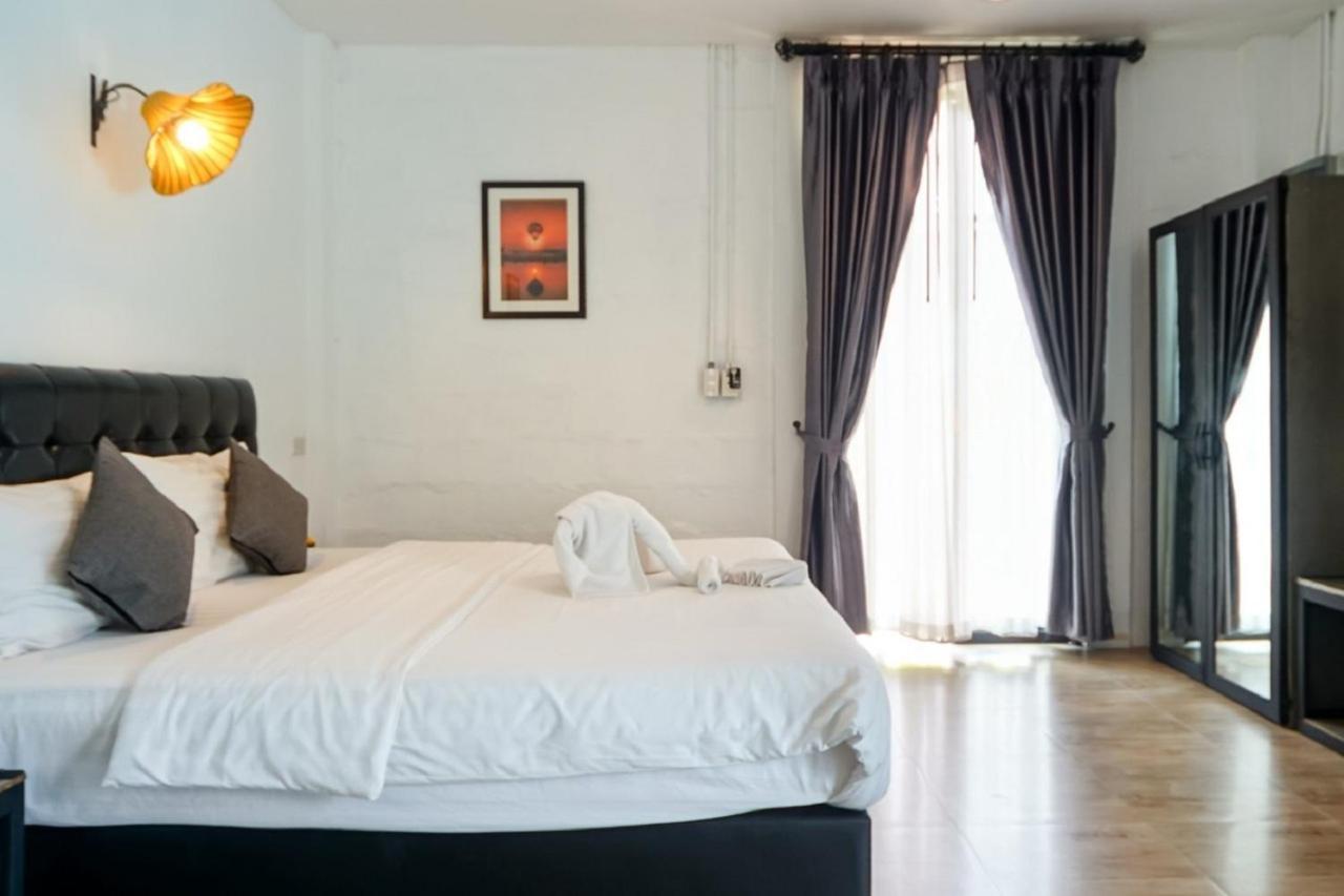 The Warehouse Chiang Mai Hotel Bagian luar foto