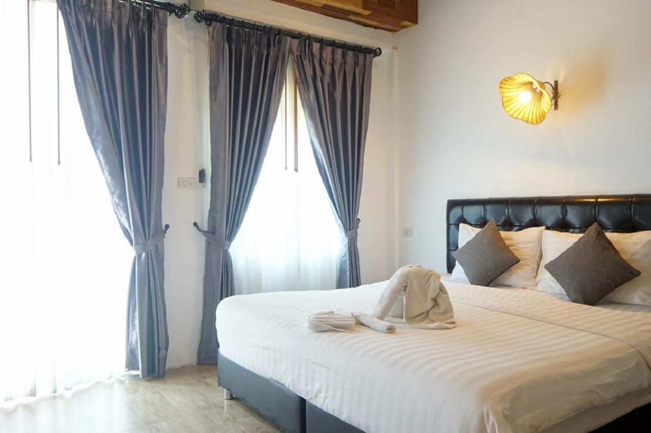 The Warehouse Chiang Mai Hotel Bagian luar foto