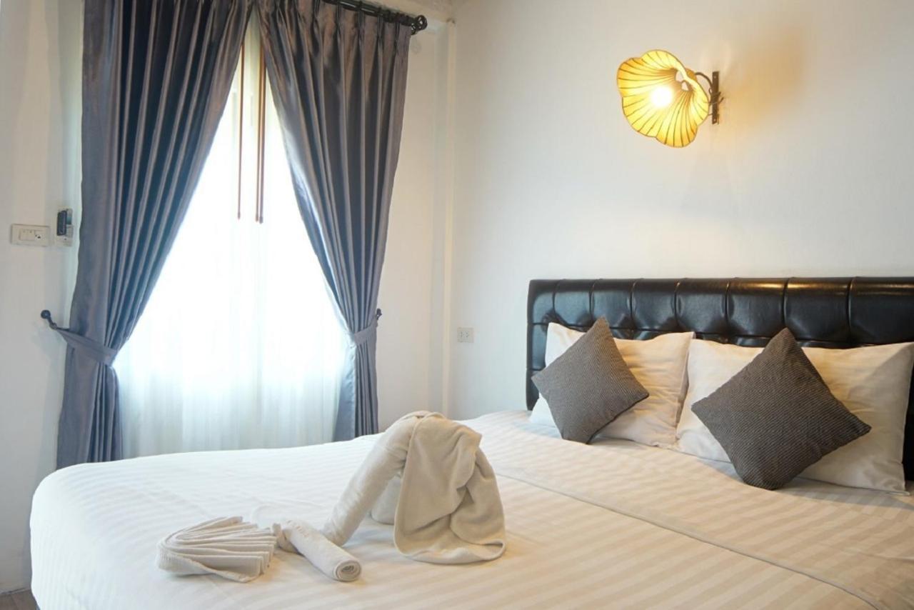 The Warehouse Chiang Mai Hotel Bagian luar foto