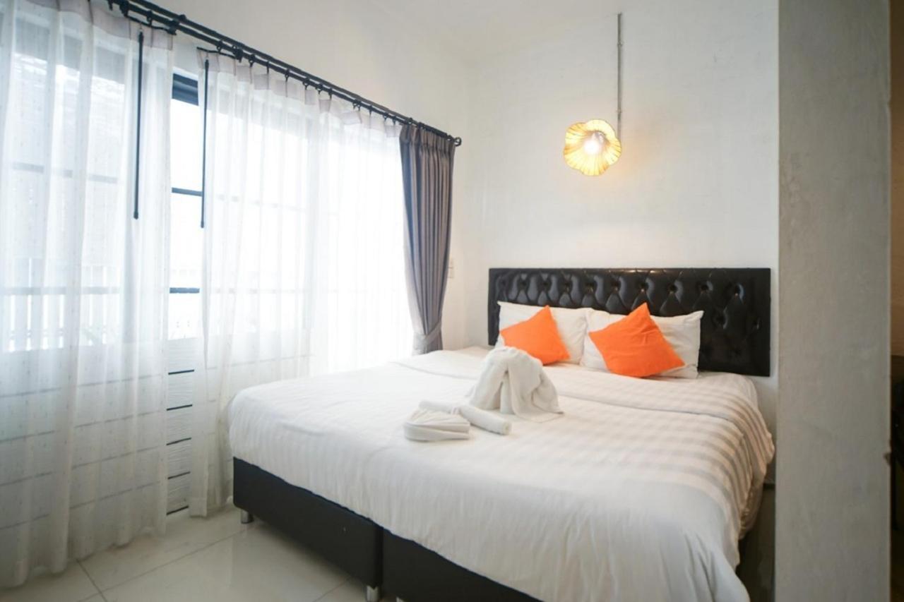 The Warehouse Chiang Mai Hotel Bagian luar foto