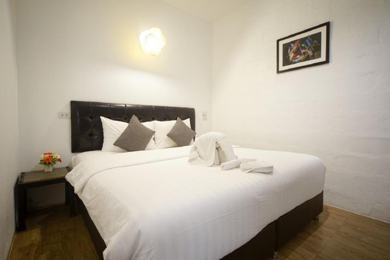 The Warehouse Chiang Mai Hotel Bagian luar foto
