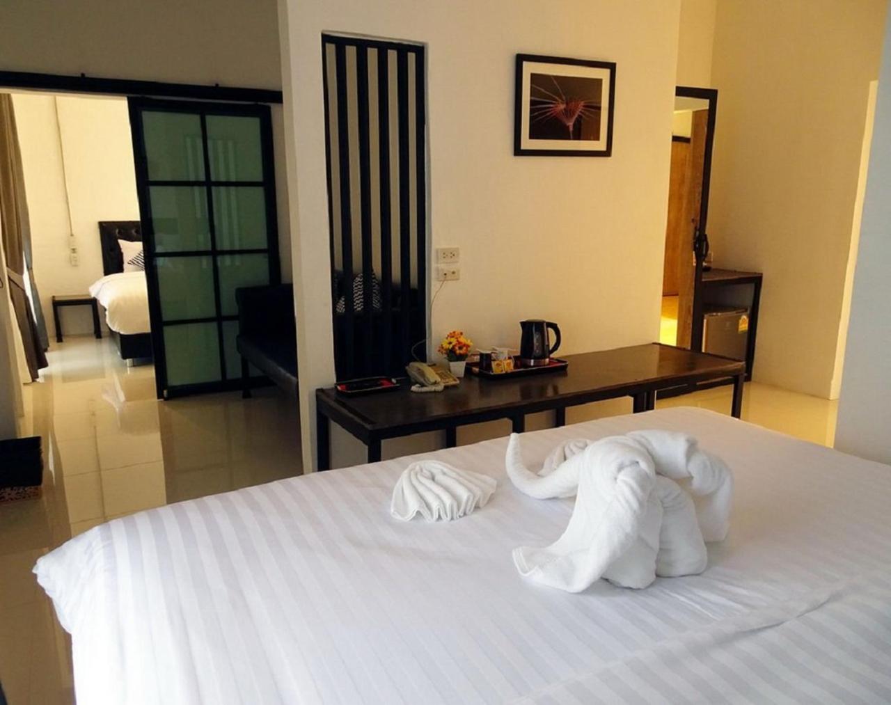 The Warehouse Chiang Mai Hotel Bagian luar foto