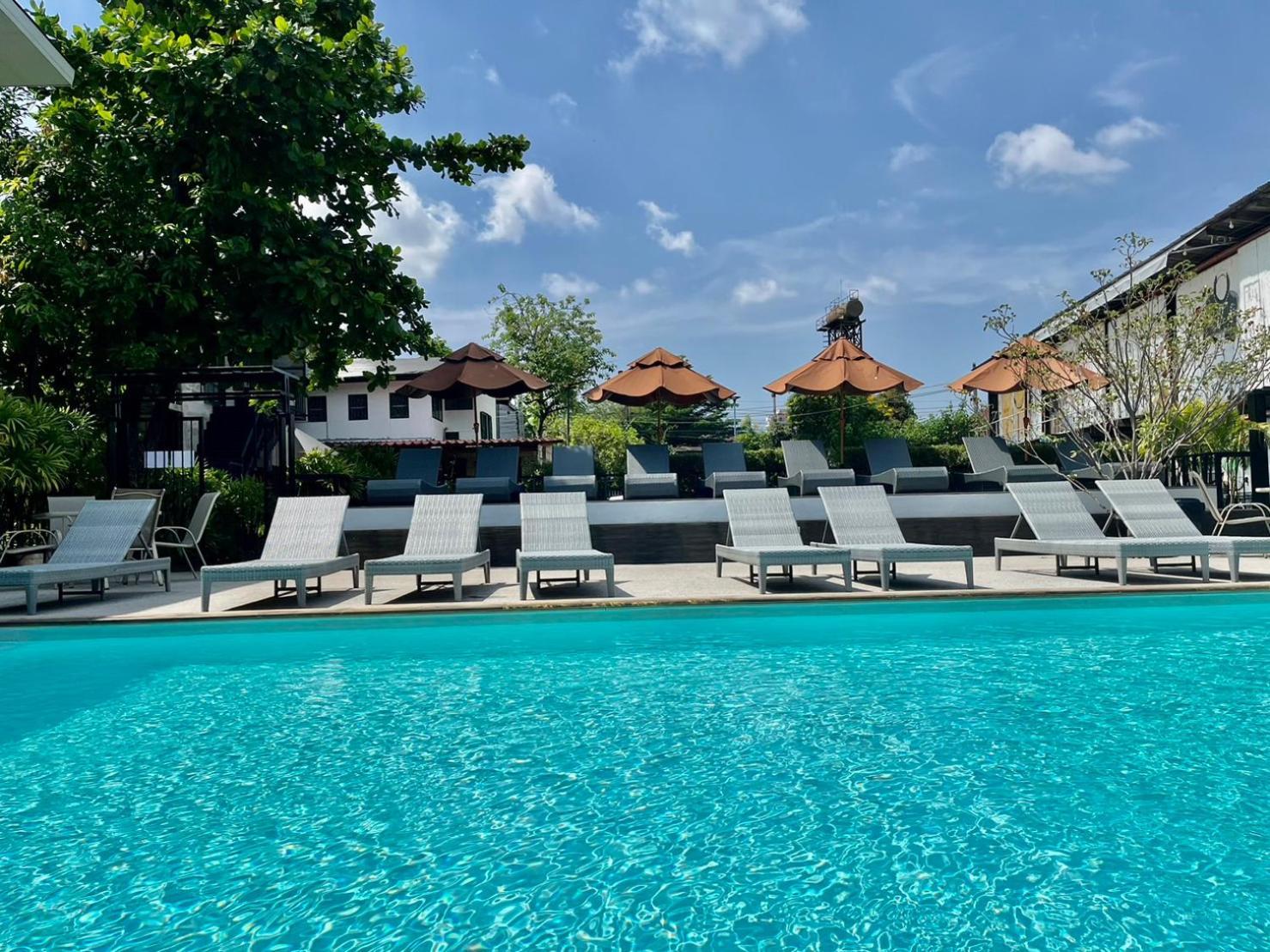 The Warehouse Chiang Mai Hotel Bagian luar foto