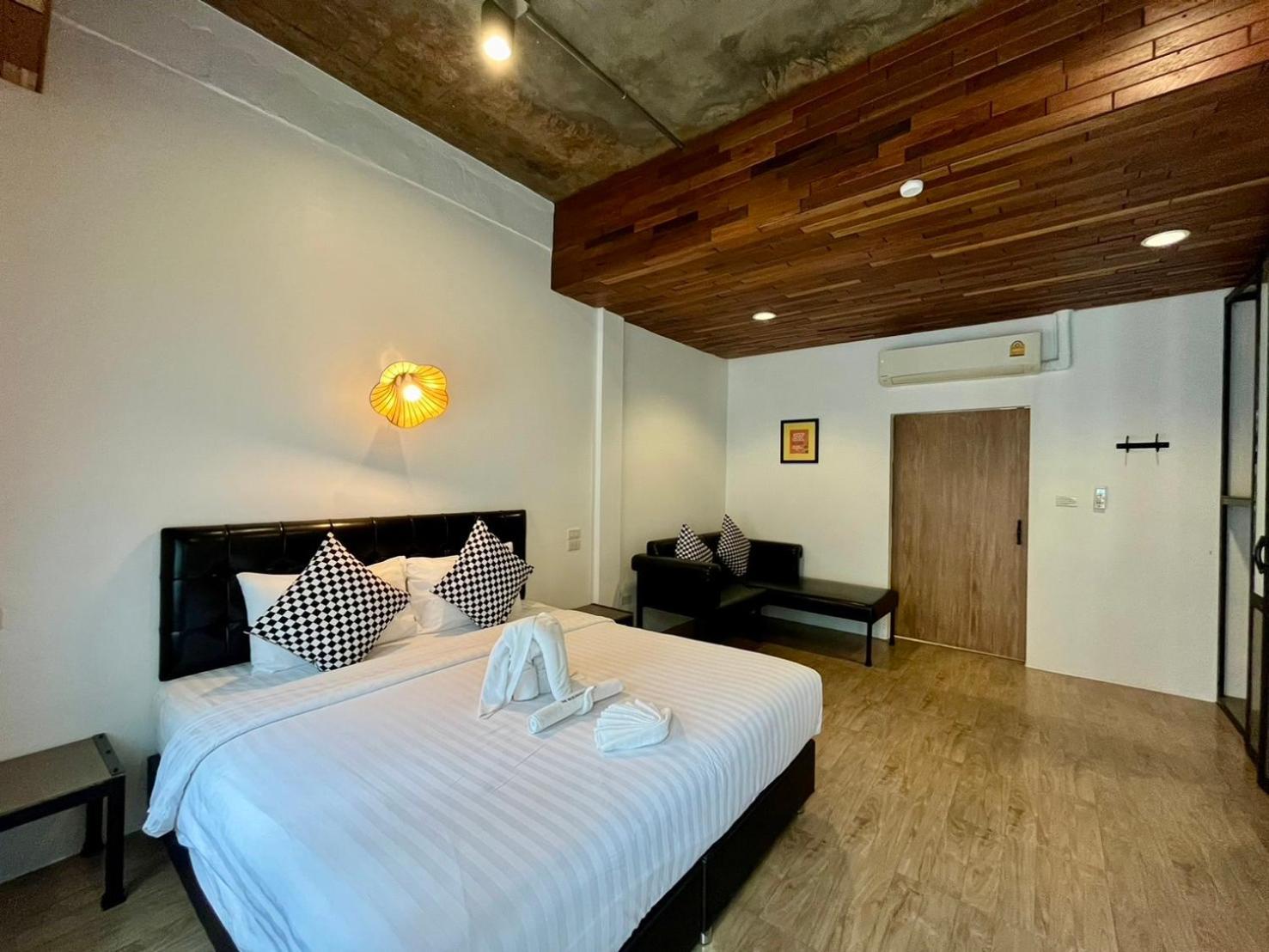The Warehouse Chiang Mai Hotel Bagian luar foto
