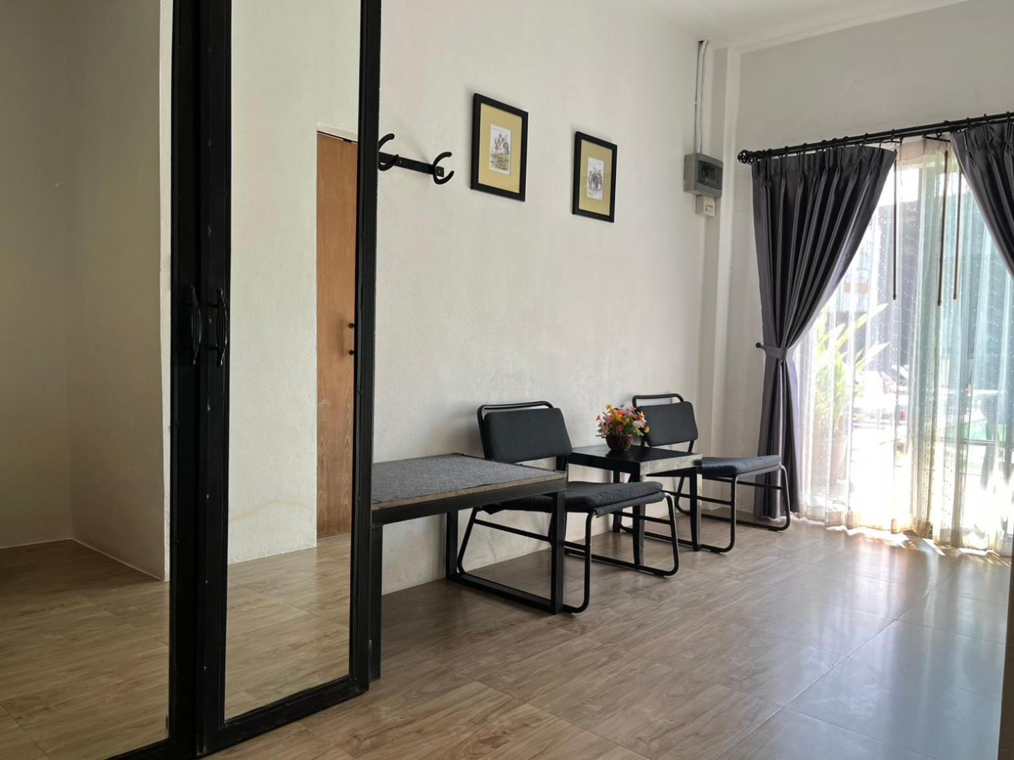 The Warehouse Chiang Mai Hotel Bagian luar foto