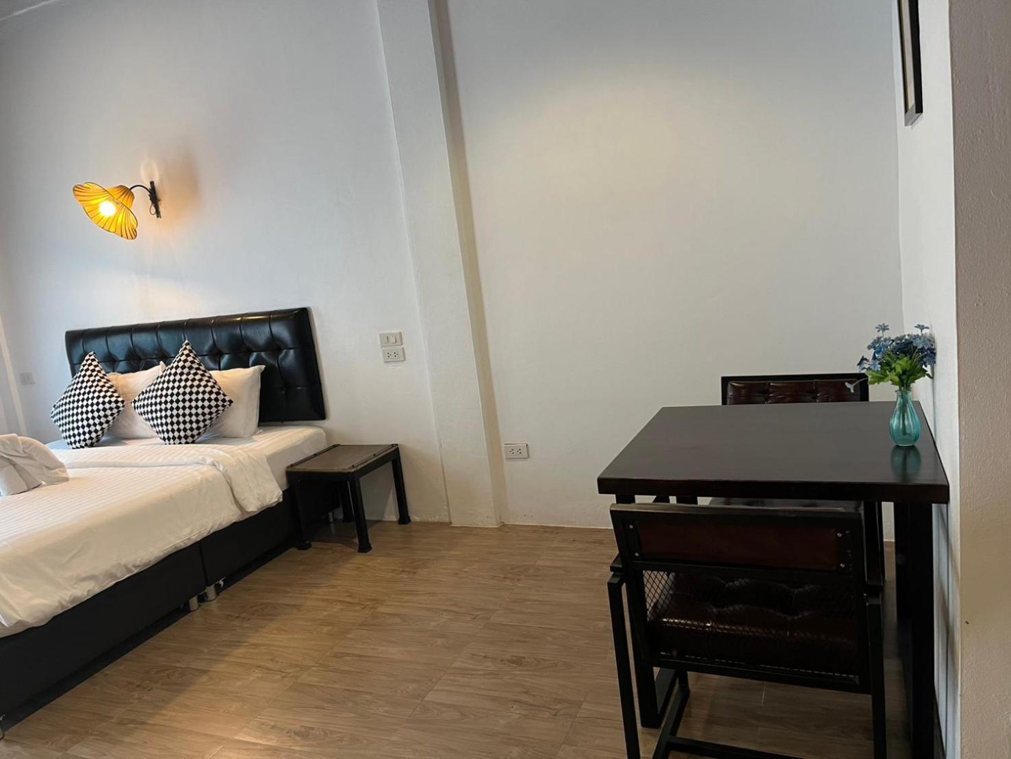 The Warehouse Chiang Mai Hotel Bagian luar foto