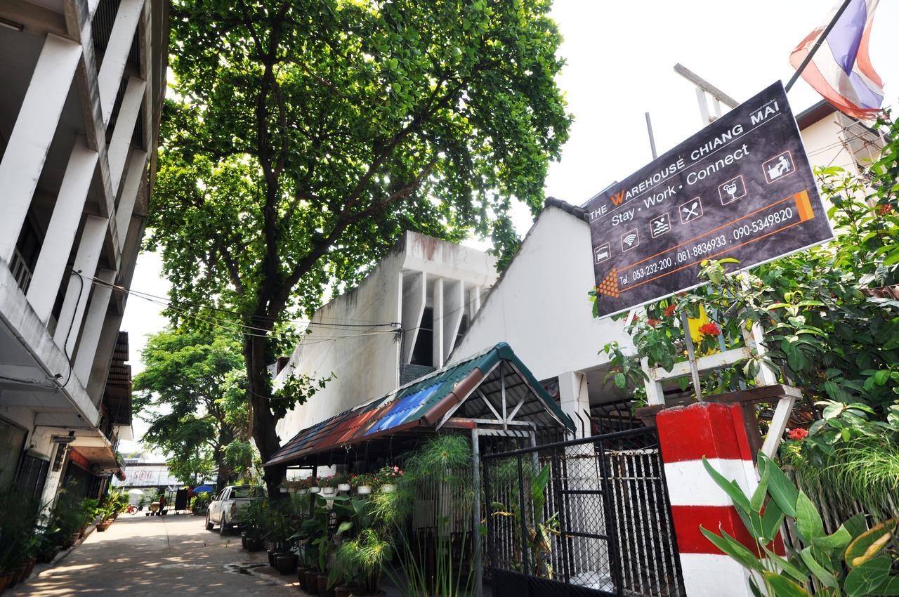 The Warehouse Chiang Mai Hotel Bagian luar foto